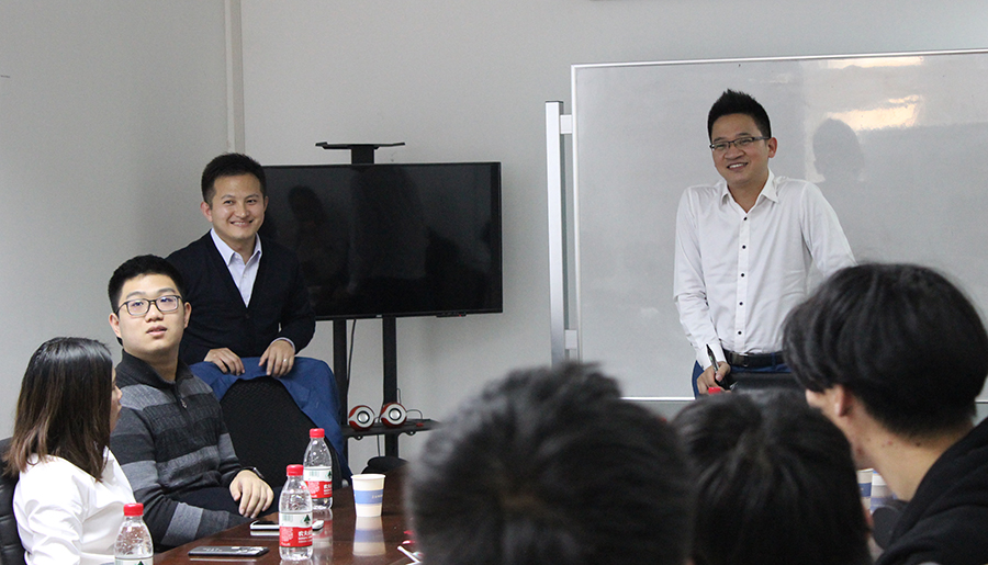 Gu Xin, the president of the USRIOT (front right first)